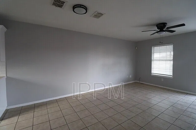 2 bed, 1.5 bath, 1000 sqft, $875 — Photo 3