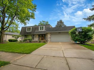 1431 Terrace Dr, Downers Grove, IL 60516
