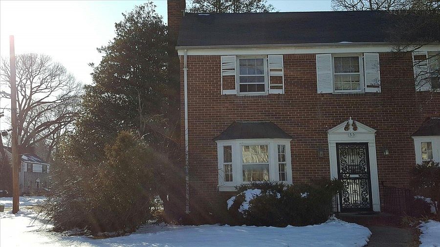 2nd image of 35 Oxford Dr