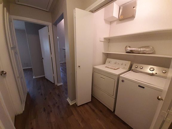 5th image of 3305 Foxboro Dr