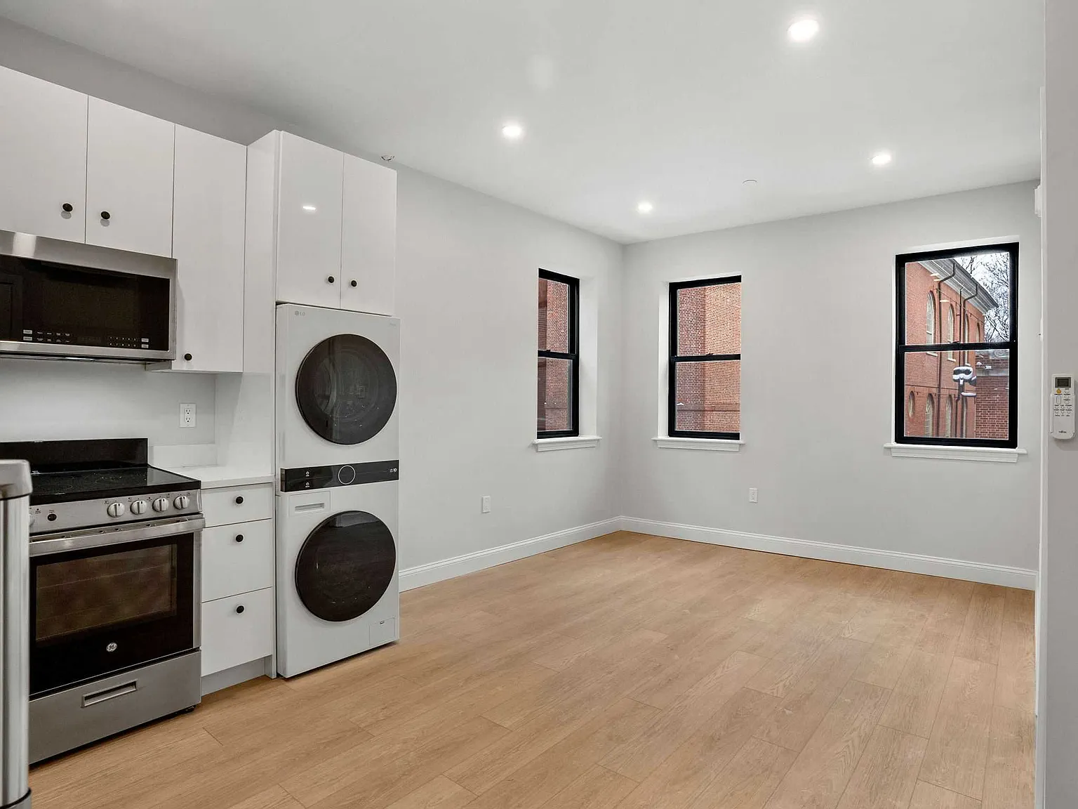 2 bed, $3,900 — Photo 3