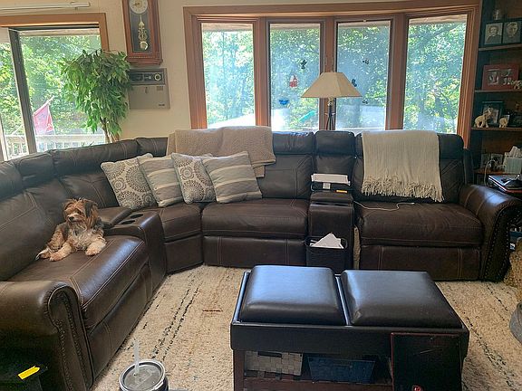 Living (Upper Level)