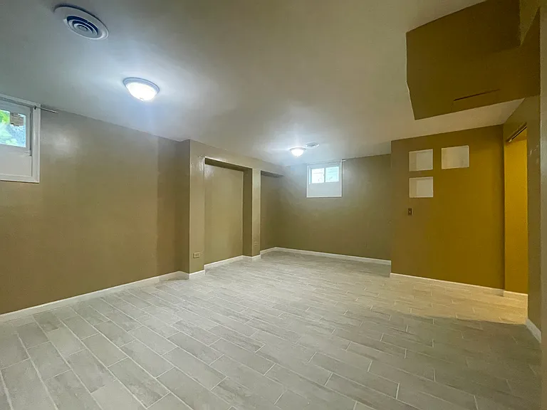 8314 Amity Cir — Photo 24