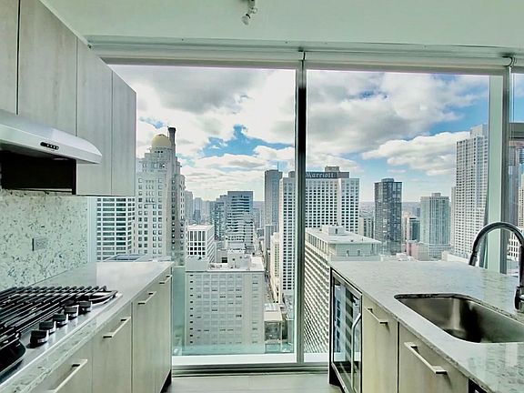 4th image of 440 N McClurg Ct APT 702-S