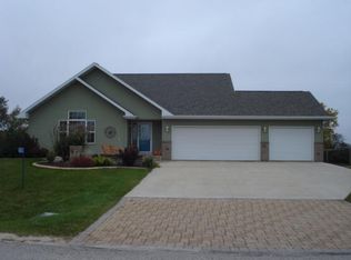 N5926 Westhaven Dr, Fond Du Lac, WI 54937