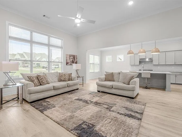 609 Yvonne Bend Dr — Photo 10