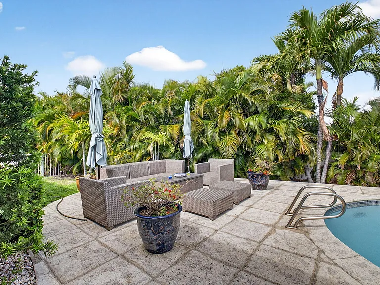 30 Spanish River Dr — Photo 41