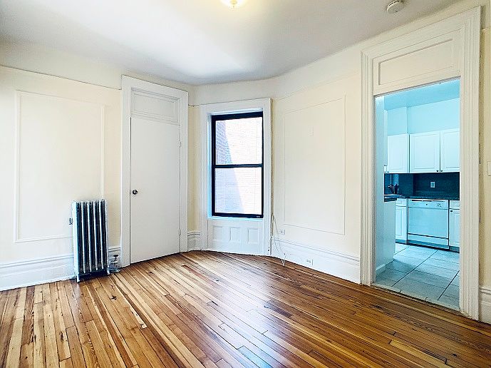 1st image of 209 W 13th St APT 29