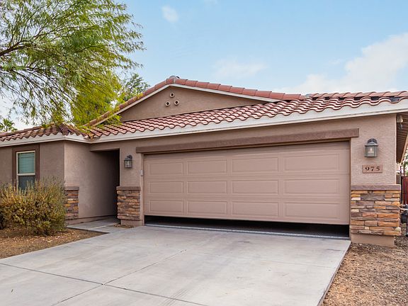 4th image of 975 E Daniella Dr