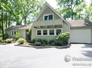 610 Lincoln Ave, Lake Bluff, IL