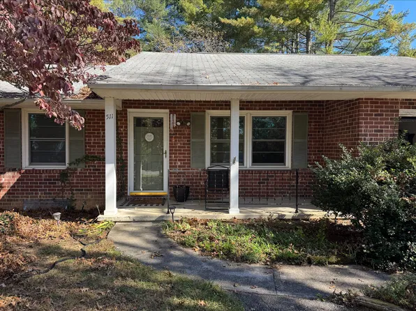 511 Cranwell Cir, Blacksburg, VA 24060