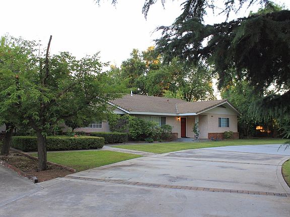 3rd image of 5454 E Montecito Ave
