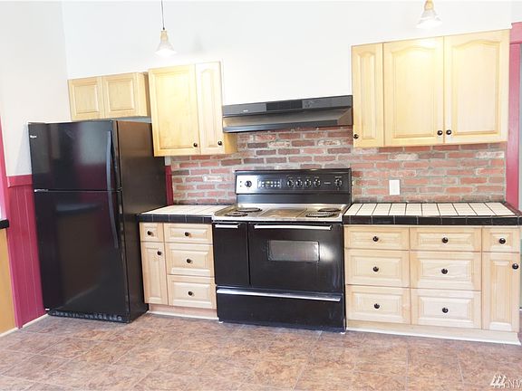 2nd image of 1407 B St