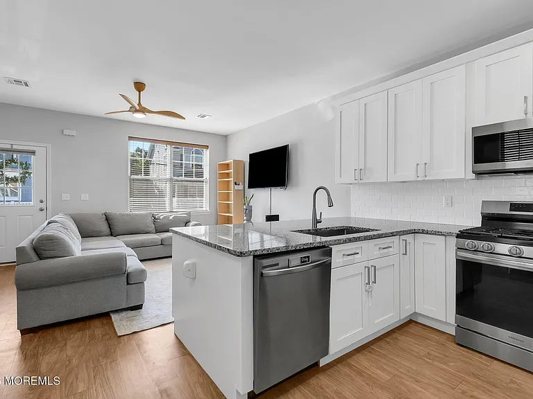 88 Seadrift Ave — Photo 6