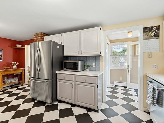 4th image of 7 Parker St #1