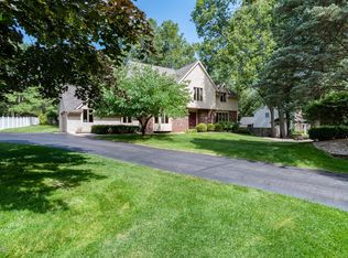 8358 Plover Dr, Kalamazoo, MI 49009