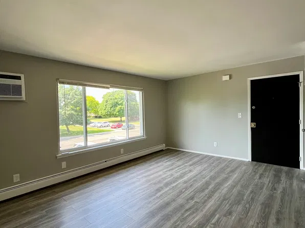 18646 Van Horn Rd APT 6, Trenton, MI 48183