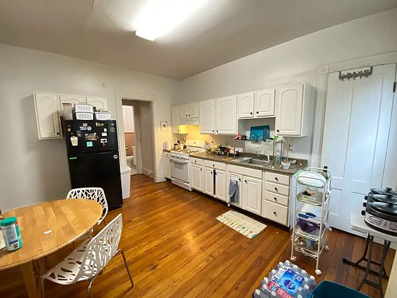 3rd image of 797 Orange St