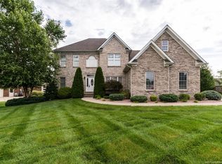 3021 W Lobo Rdg, New Albany, IN 47150