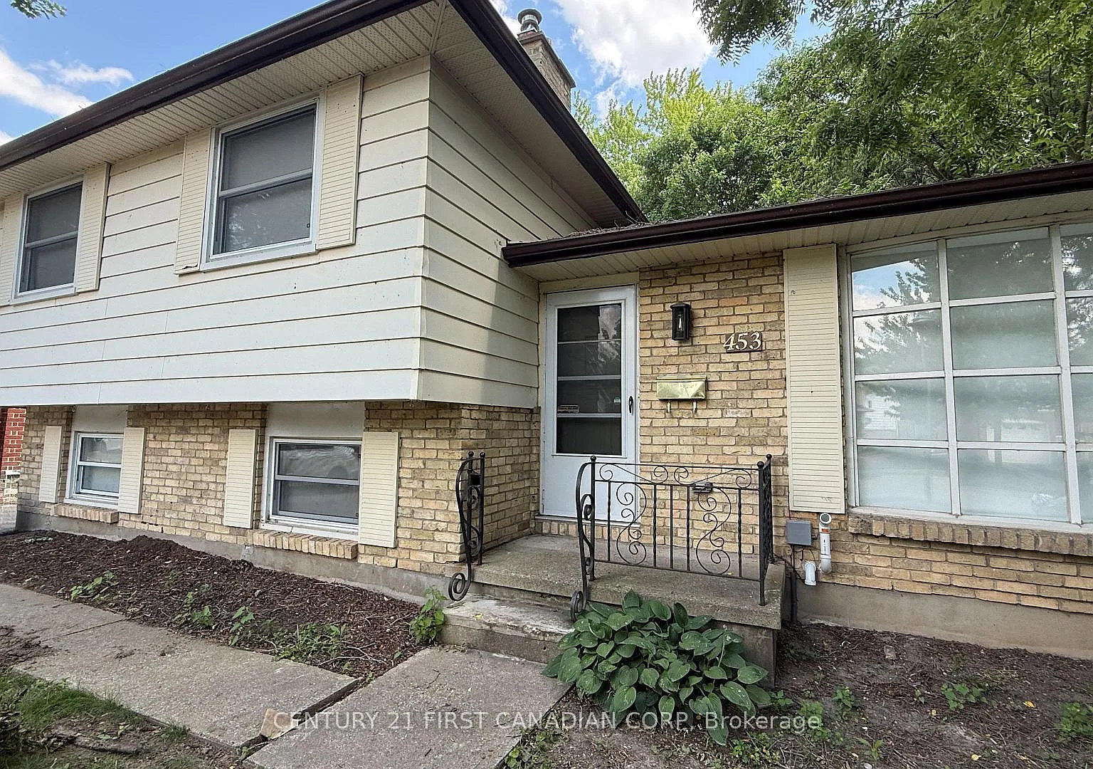 3 bed, $2,100 — Photo 3