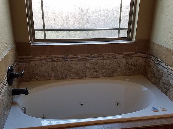 4th image of 1517 Stonehouse Dr