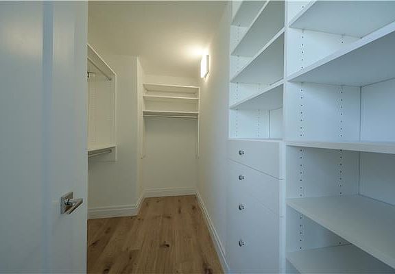 4th image of 201 E 86th St APT 28A