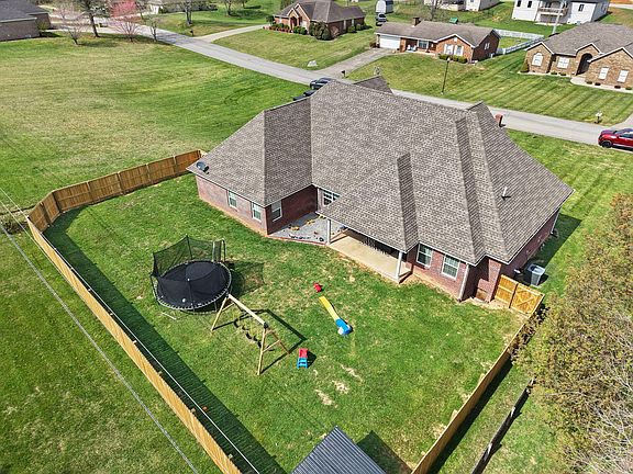 5th image of 111 Fern Dr