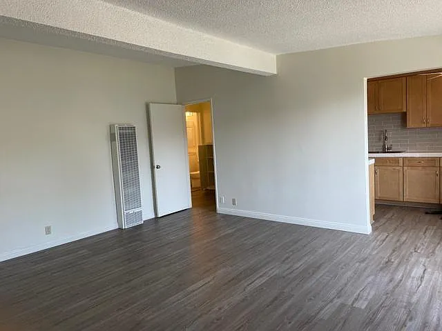 2707 Montrose Ave #10 — Photo 8