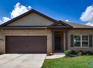 121 Settlement Dr, Huntsville, AL 35810