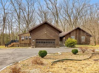 1054 Bullet Hill Rd, Southbury, CT 06488