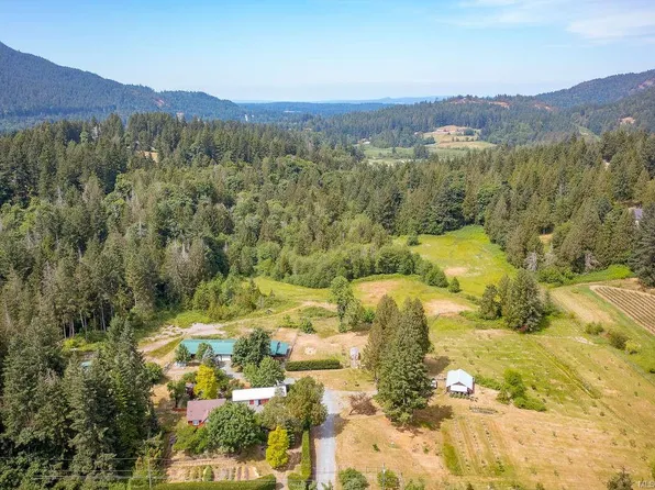 7661 Mays Rd, North Cowichan, BC V9L 6A8