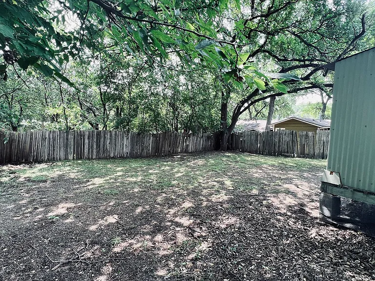 703 Upson St — Photo 13