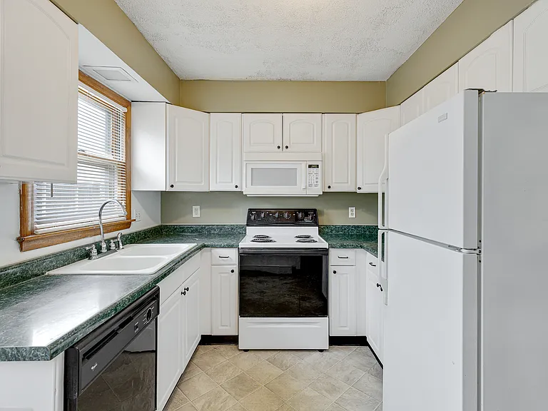 115 N Hayward St — Photo 3