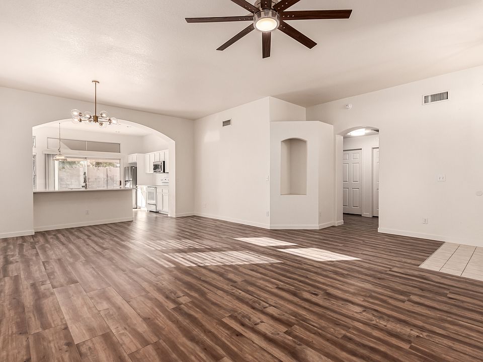 1st image of 2035 W Boulder Ct