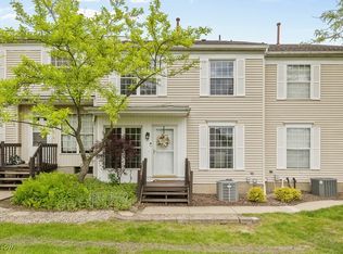 2796 Mull Ave APT F, Copley, OH 44321