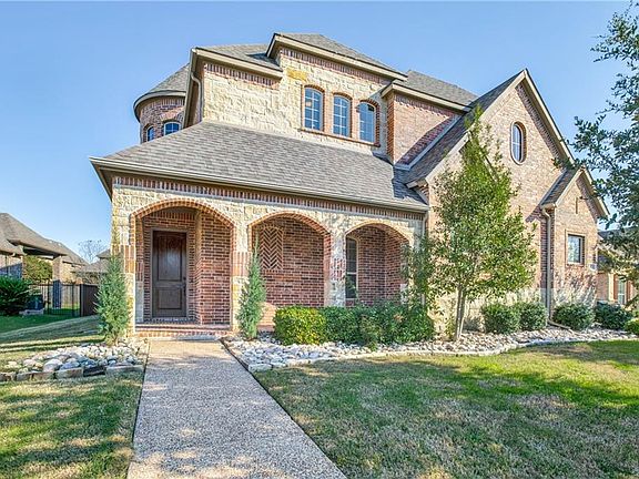 3rd image of 2208 Glasgow Dr
