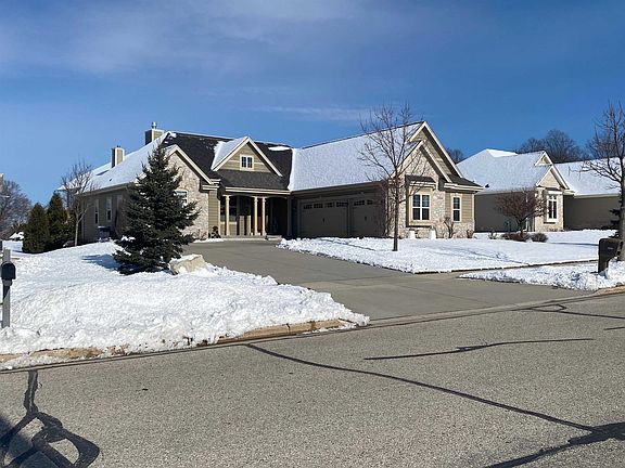 3rd image of 1504 Schloemer Dr