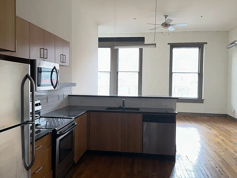1322 W Broad St — Photo 60
