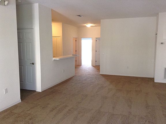 5th image of 3121 Sun Lake Ct APT B
