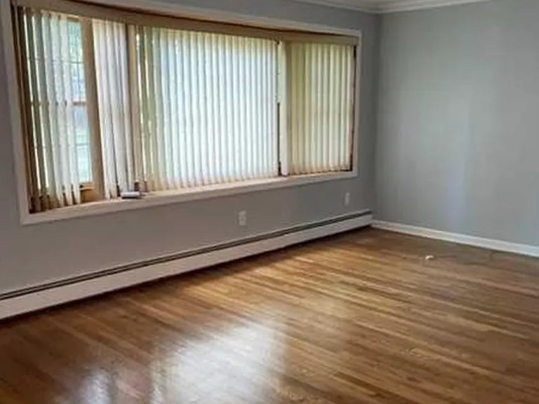 333 Lacey Dr — Photo 4