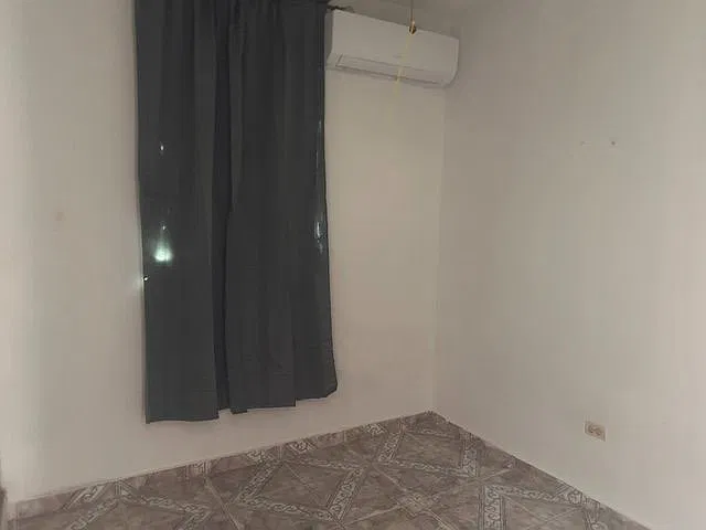 3 bed, 1.0 bath, 950 sqft, $1,300 — Photo 4