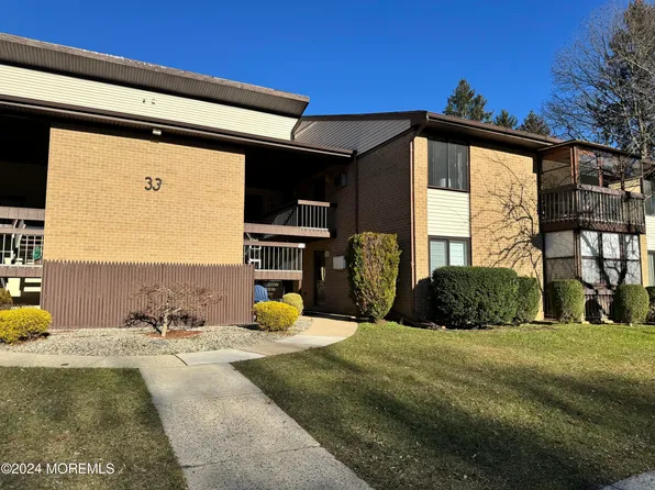 33 C Meadow Green Circle #C, Manalapan, NJ 07726