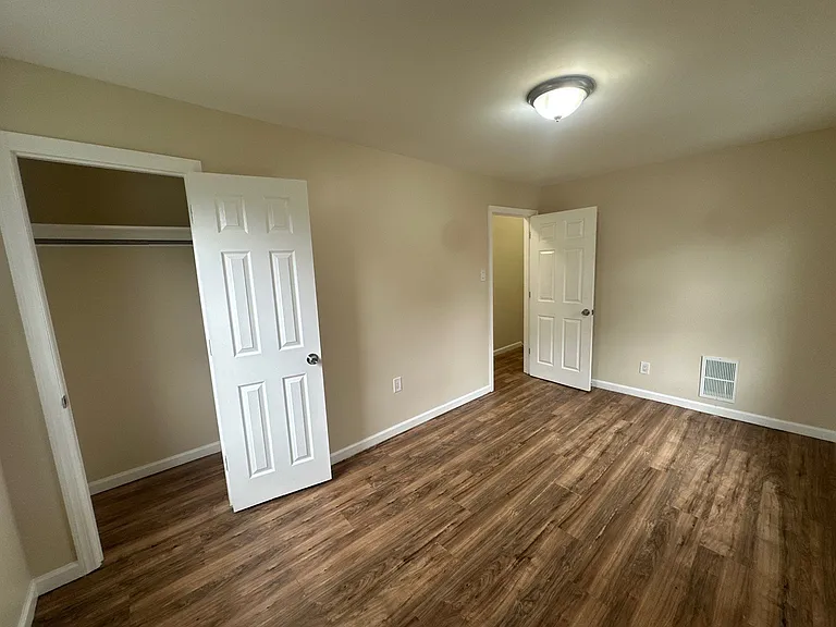 40 W End Ave — Photo 16