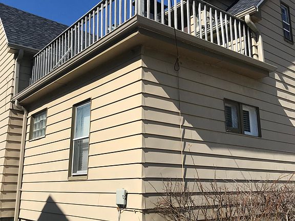 4th image of 2114 Ludington Ave #A