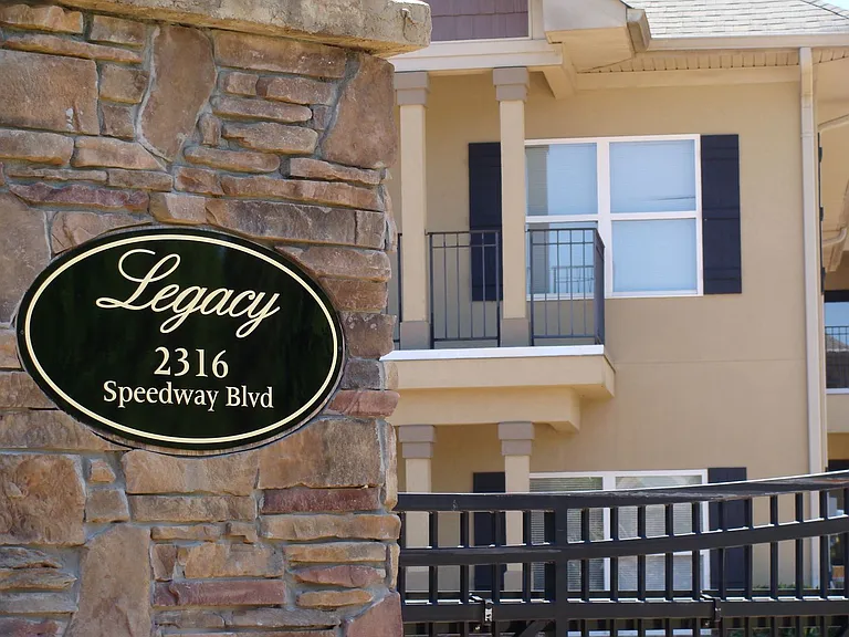 2316 Speedway Blvd — Photo 30