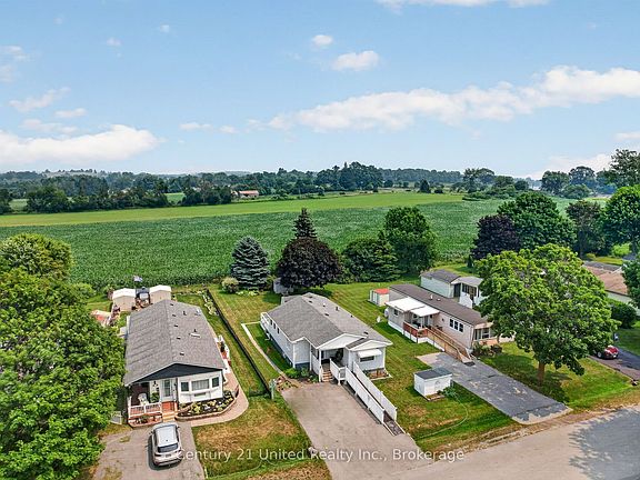 5th image of 13 Hillview Dr