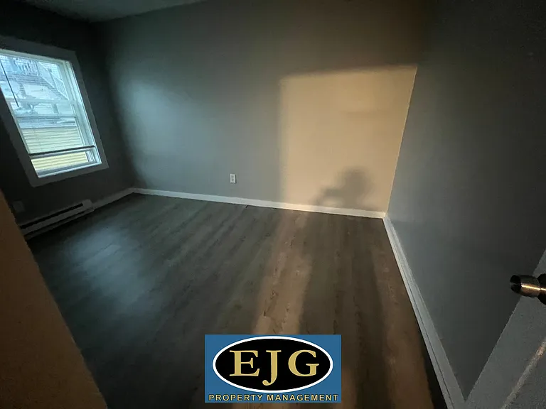 211 Pine St #2 — Photo 11