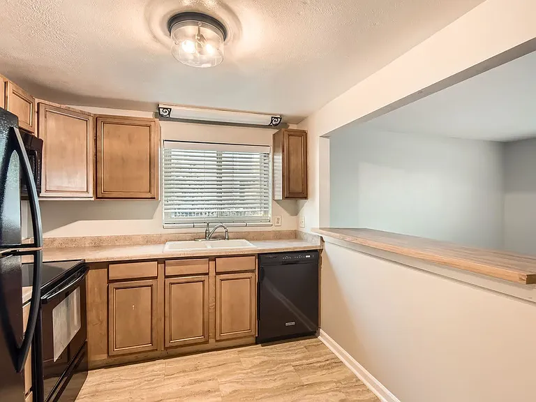 4725 S Acoma St — Photo 4