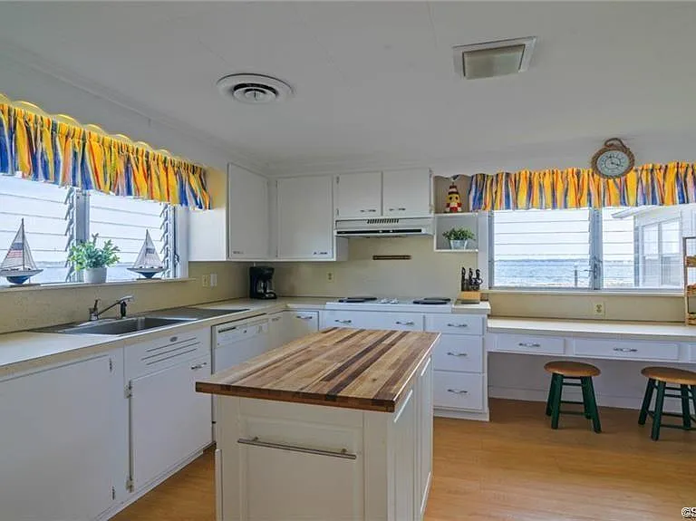 10 Weston Rd — Photo 9