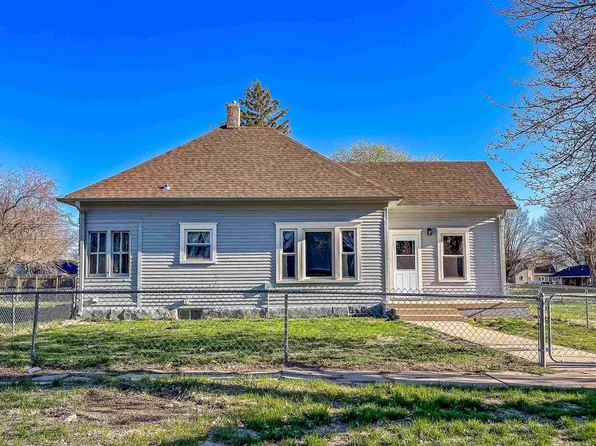 746 E 3rd St, Minden, NE 68959